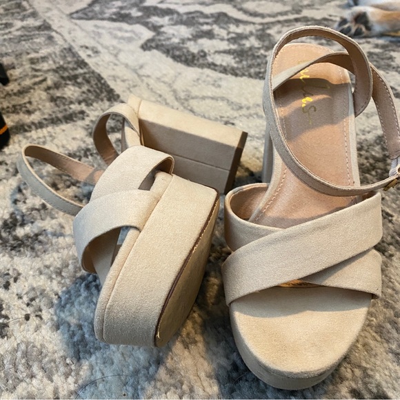 Lulus Light Nude Suede Ankle Strap Heels, Size 6 - Picture 11 of 11